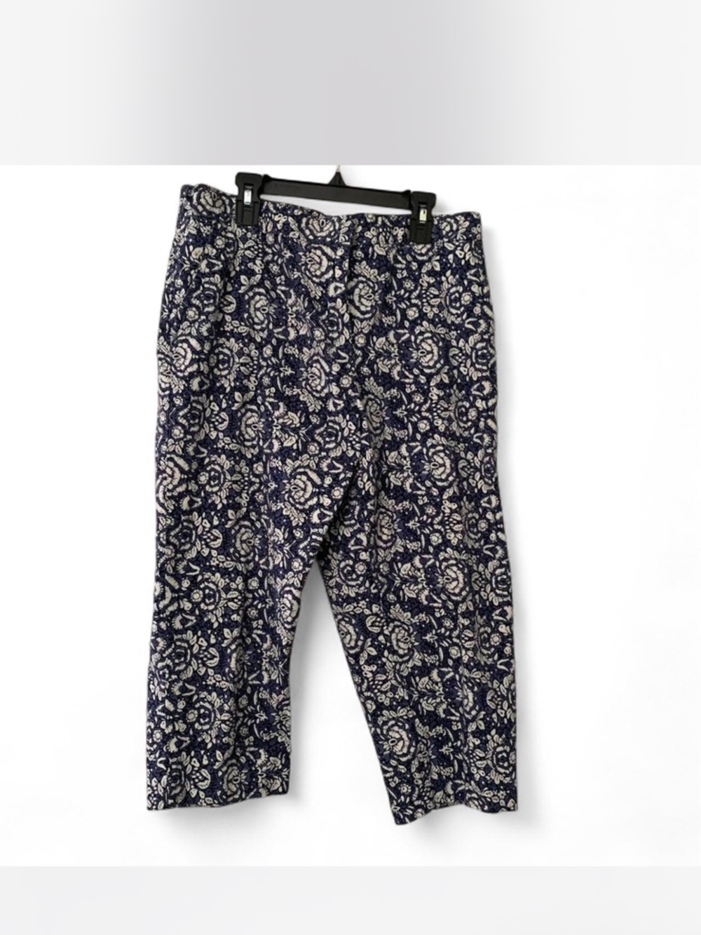 Coastal Grandma Cottage Kim Rogers Navy and White Floral Chinos Size 12